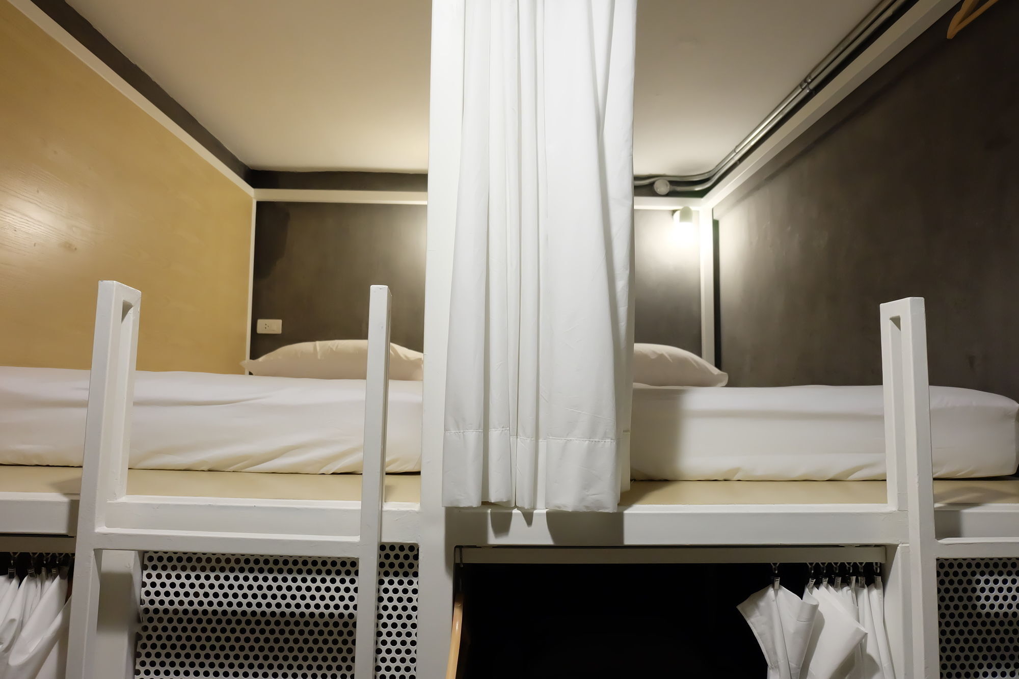 On The Bed Hostel Bangkok Exteriör bild