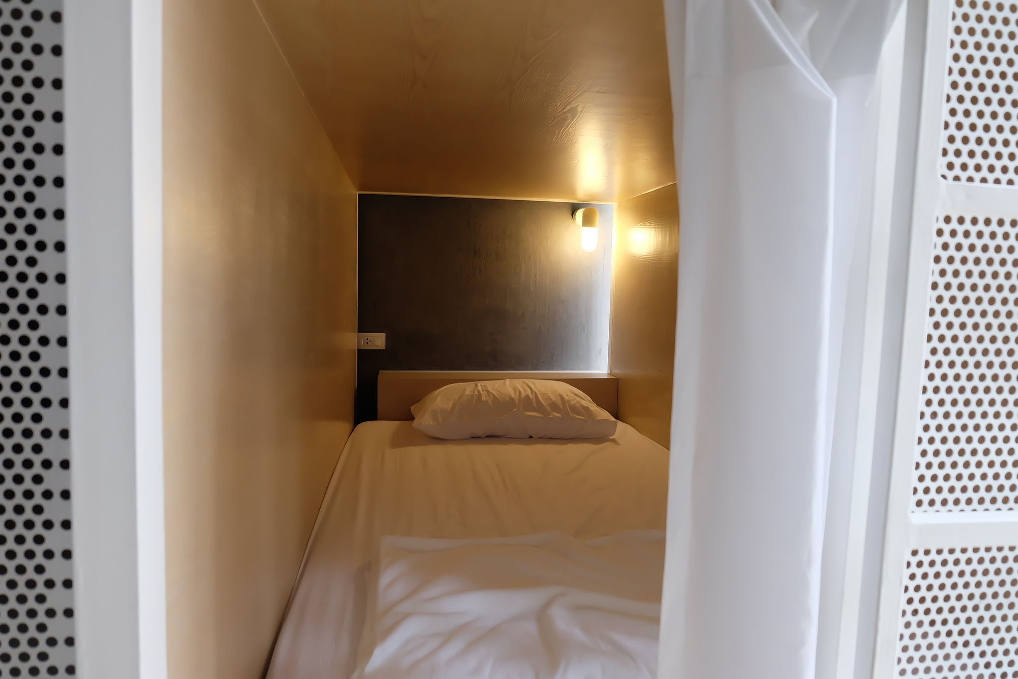 On The Bed Hostel Bangkok Exteriör bild