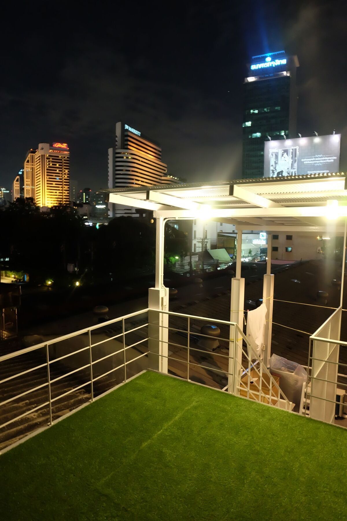 On The Bed Hostel Bangkok Exteriör bild
